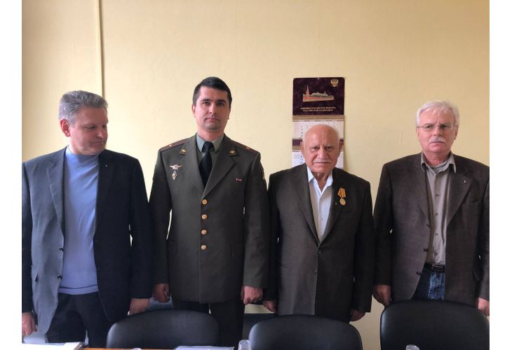 Помощник военният аташе Александър Красий Помощник военният аташе Александър Красий